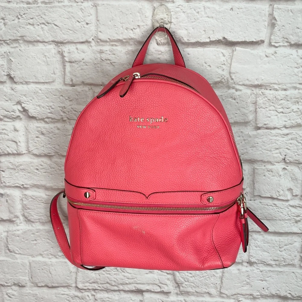 coral leather backpack Reef Embrace both elegance and functionality with this beautifully crafted accessory. Chanel Paris Seoul Quilted Leather